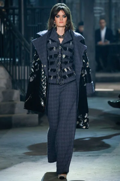 Look 67